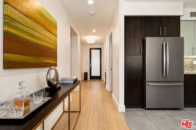 1304 Roxbury Drive 202, Los Angeles, CA 90035