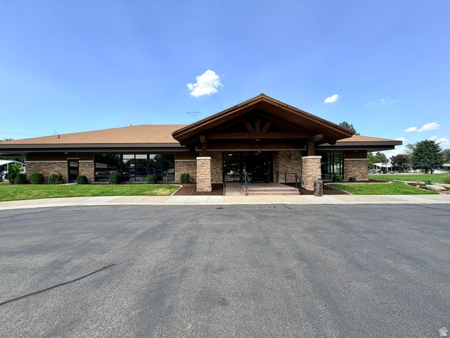 820 W BIG MOUNTAIN DR, Taylorsville, UT 84123