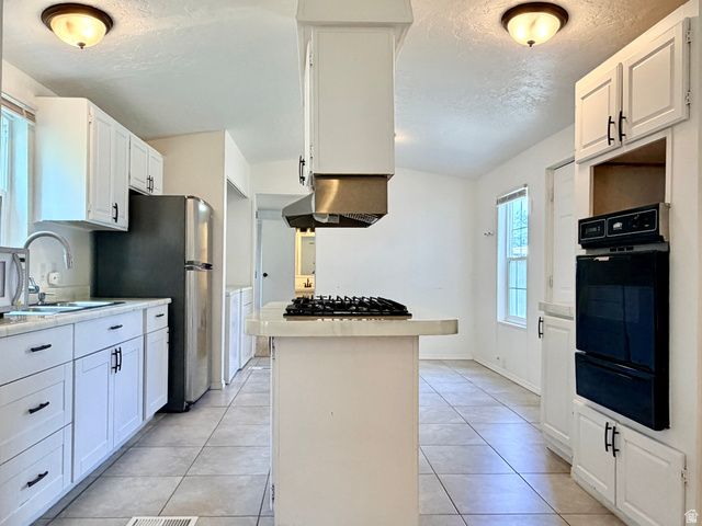 820 W BIG MOUNTAIN DR, Taylorsville, UT 84123