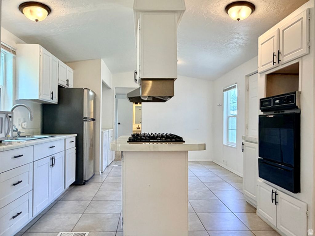 820 W BIG MOUNTAIN DR, Taylorsville, UT 84123 — photo 5