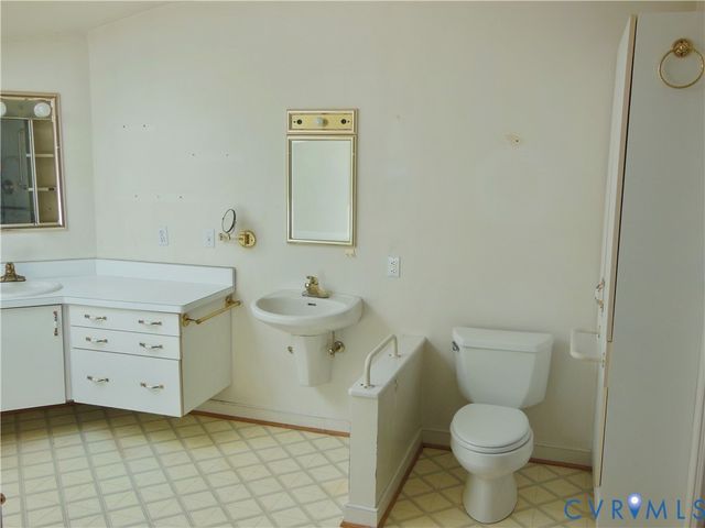 8218 Overbury Rd, Henrico, VA 23227