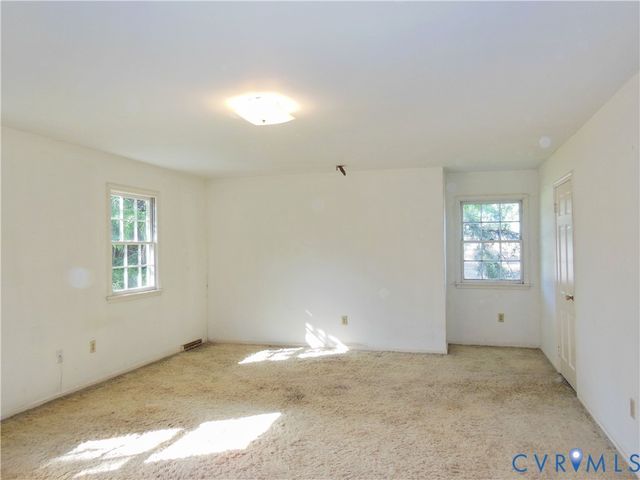 8218 Overbury Rd, Henrico, VA 23227