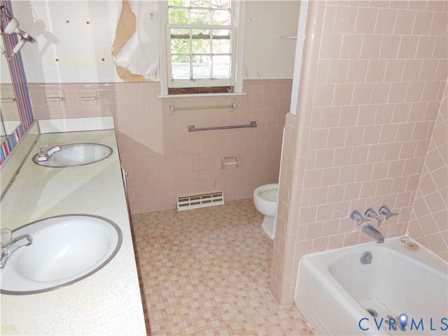 8218 Overbury Rd, Henrico, VA 23227