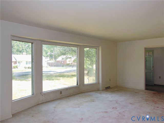 8218 Overbury Rd, Henrico, VA 23227