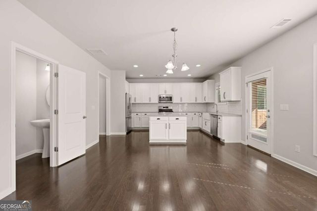 2228 Lakeview Bend Way, Buford, GA 30519
