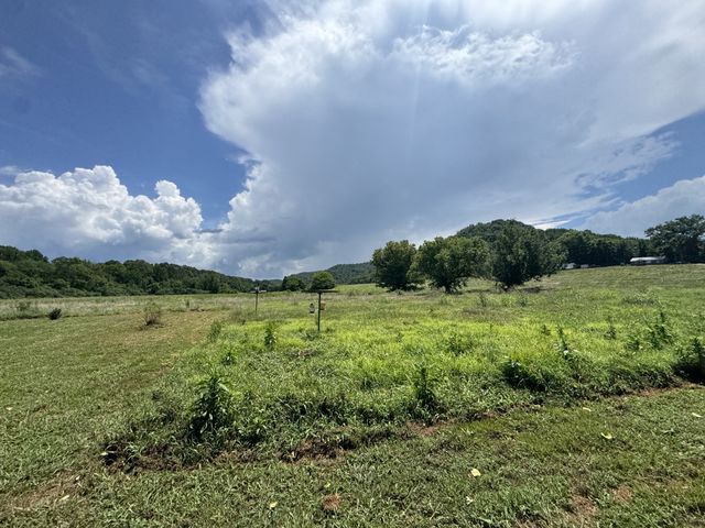 3473 N Grundy Quarles Hwy, Gainesboro, TN 38562