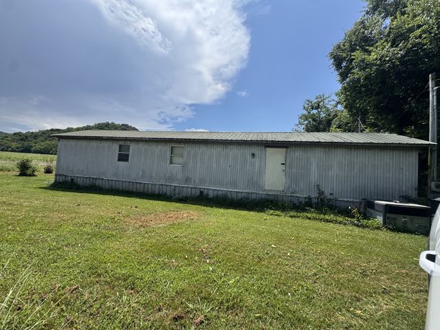 3473 N Grundy Quarles Hwy, Gainesboro, TN 38562