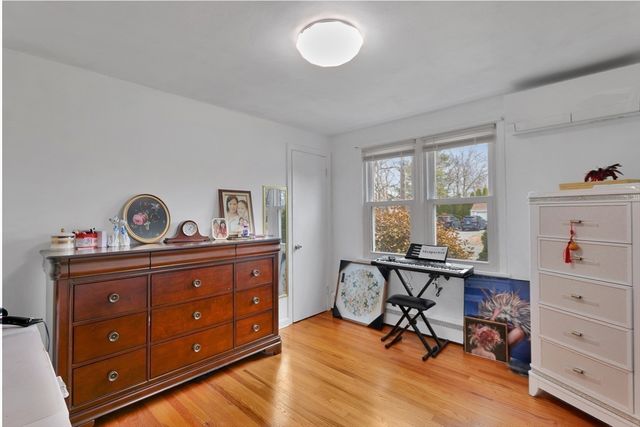 24 Herbert St, Longmeadow, MA 01106