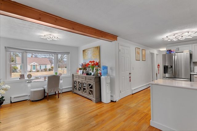 24 Herbert St, Longmeadow, MA 01106