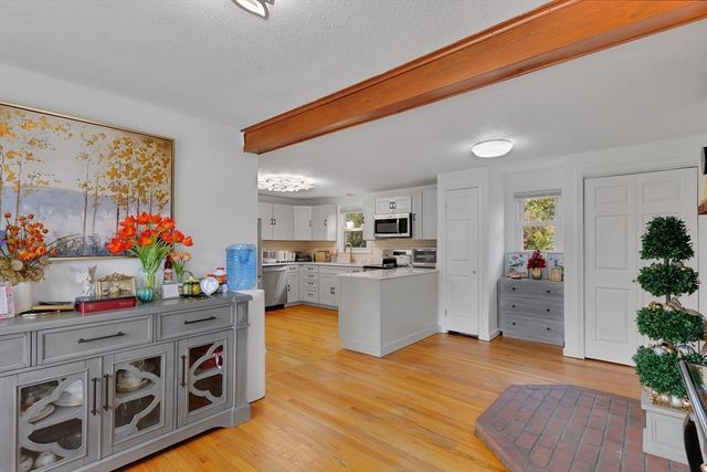 24 Herbert St, Longmeadow, MA 01106