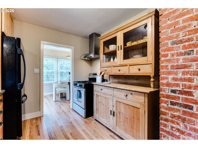 180 W 23RD Ave, Eugene, OR 97405