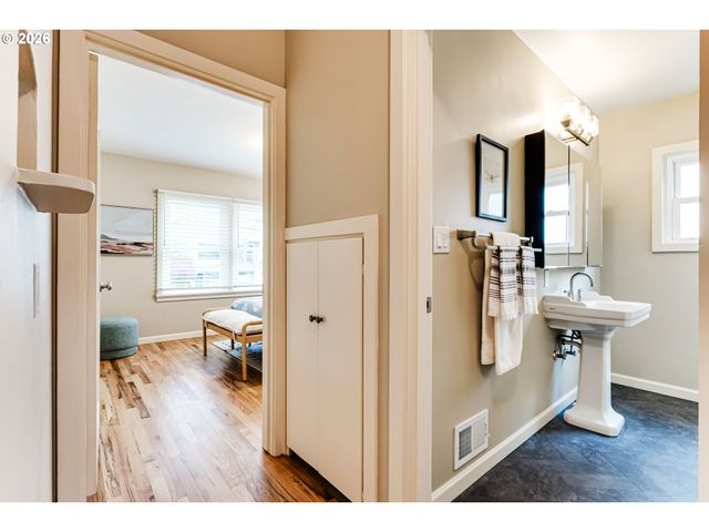 180 W 23RD Ave, Eugene, OR 97405