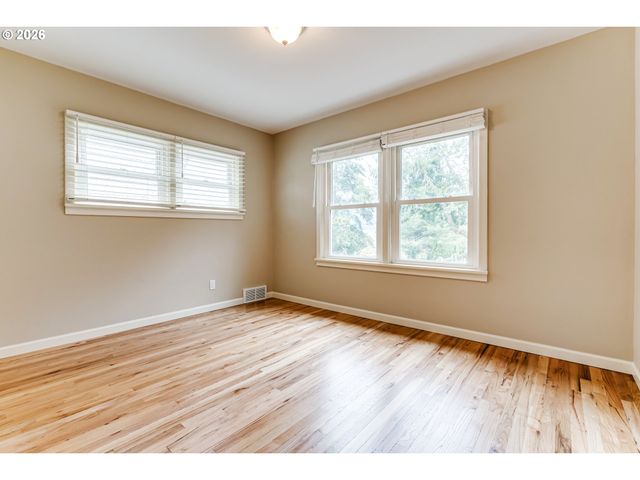 180 W 23RD Ave, Eugene, OR 97405