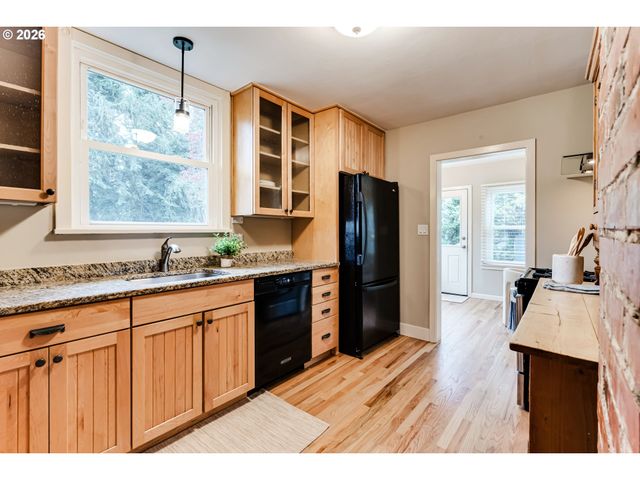 180 W 23RD Ave, Eugene, OR 97405