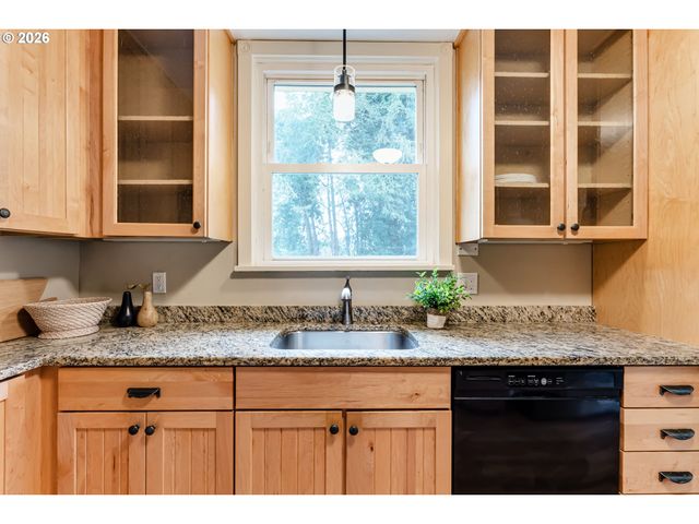 180 W 23RD Ave, Eugene, OR 97405