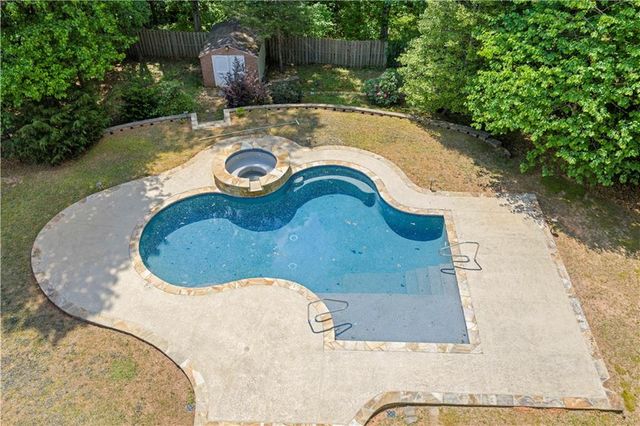 681 Templeton Drive, Loganville, GA 30052