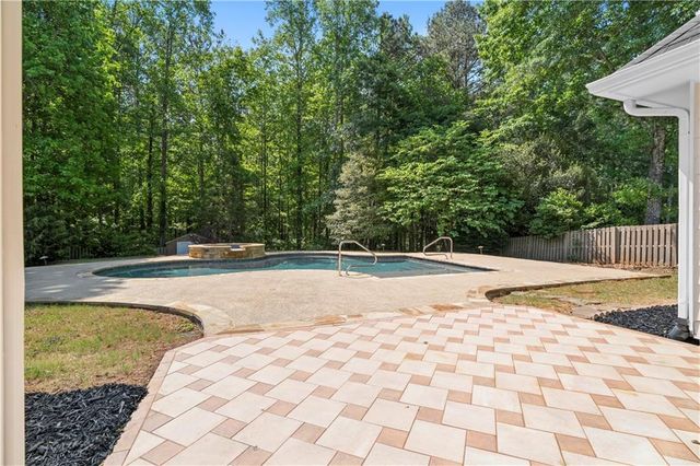 681 Templeton Drive, Loganville, GA 30052