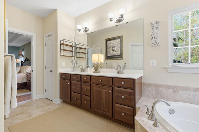 4590 SPRING RUN RD, Warrenton, VA 20187