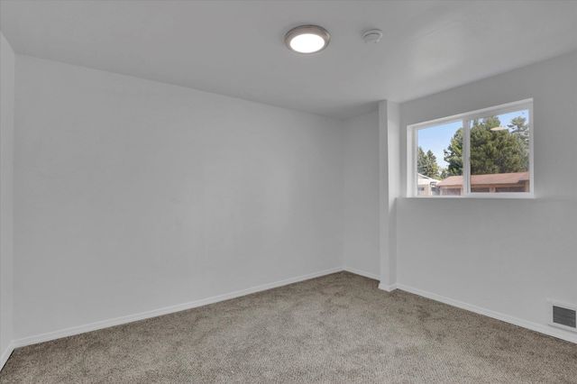 207 N McAvoy Ave, Newport, WA 99156