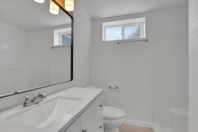 207 N McAvoy Ave, Newport, WA 99156