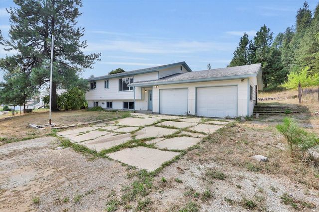 207 N McAvoy Ave, Newport, WA 99156