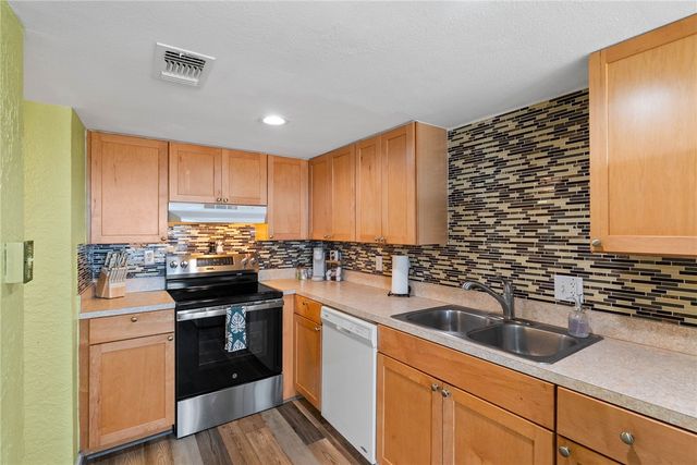 14401 Commodores Dr 201, Corpus Christi, TX 78418
