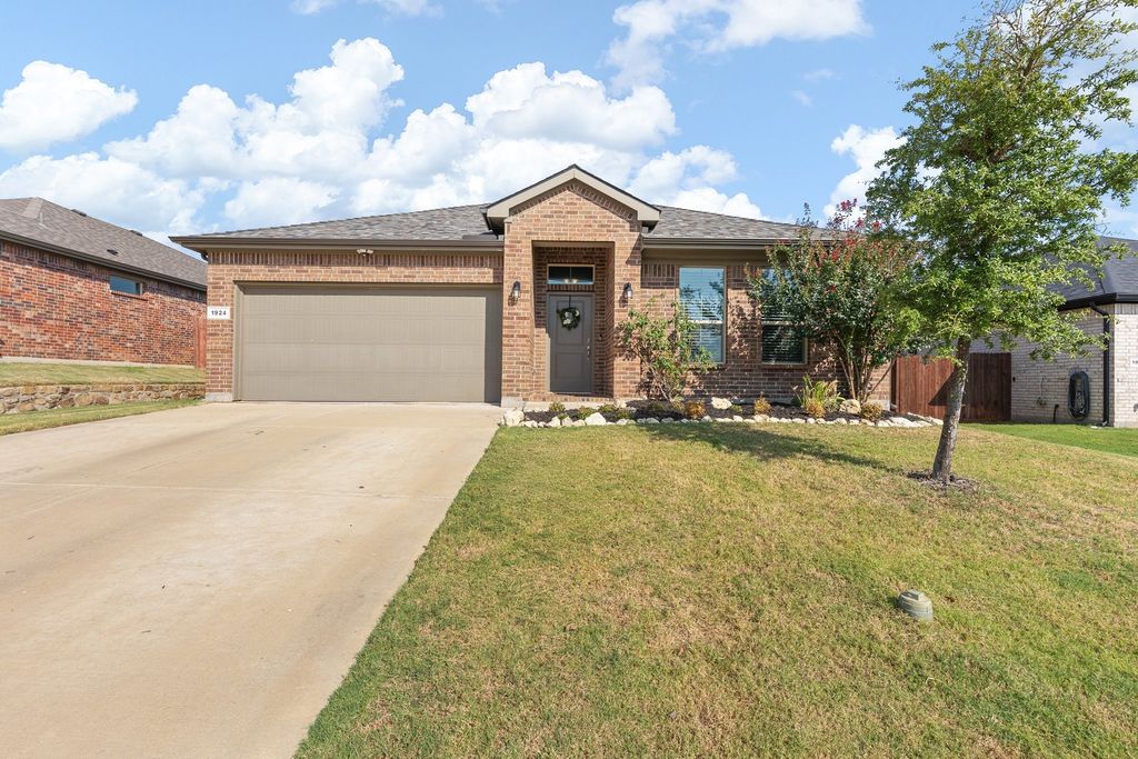 1924 Albany Lane, Cleburne, TX 76033 — exterior