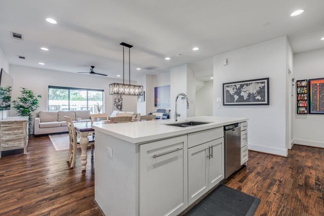 5602 Lindell Avenue D, Dallas, TX 75206