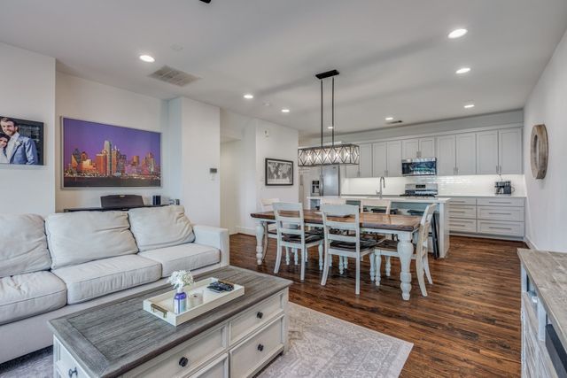 5602 Lindell Avenue D, Dallas, TX 75206