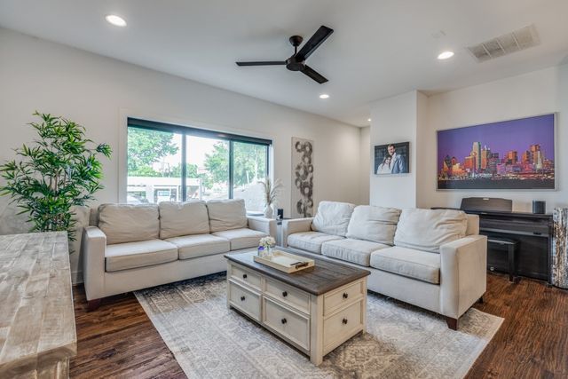 5602 Lindell Avenue D, Dallas, TX 75206