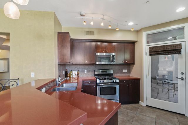 780 E Palm Canyon Drive 202, Palm Springs, CA 92262