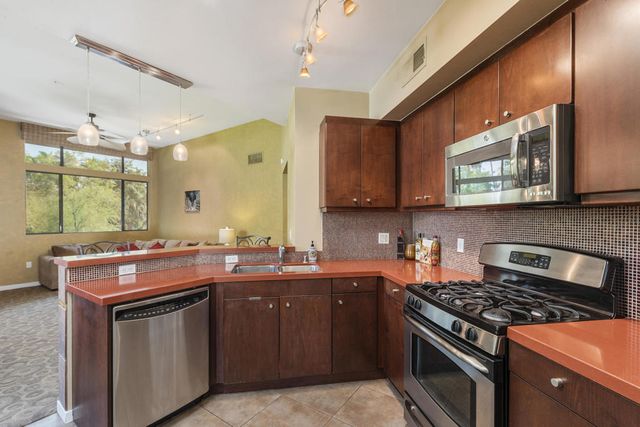 780 E Palm Canyon Drive 202, Palm Springs, CA 92262