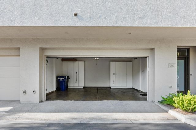 780 E Palm Canyon Drive 202, Palm Springs, CA 92262