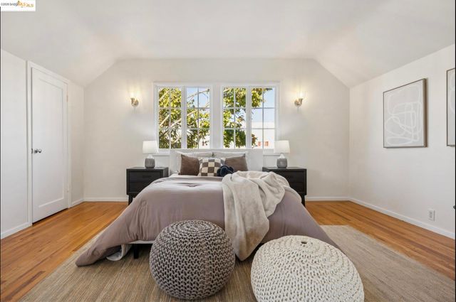 2749 E 17th St, Oakland, CA 94601