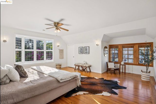 2749 E 17th St, Oakland, CA 94601