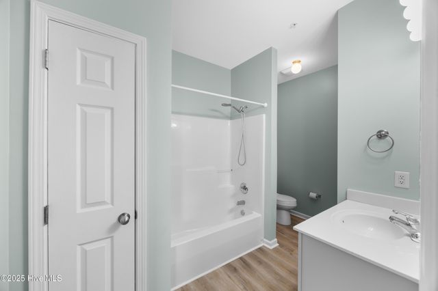 211 Fullford Lane Unit 201, Wilmington, NC 28412