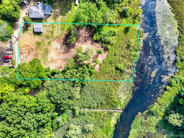 000 S Houghton St, Milford Village, MI 48381