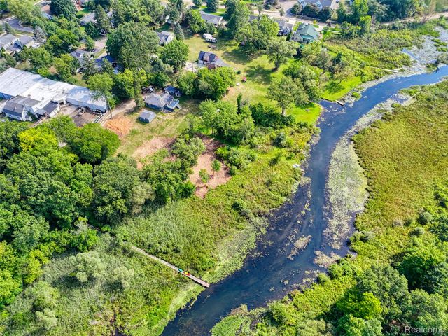 000 S Houghton St, Milford Village, MI 48381