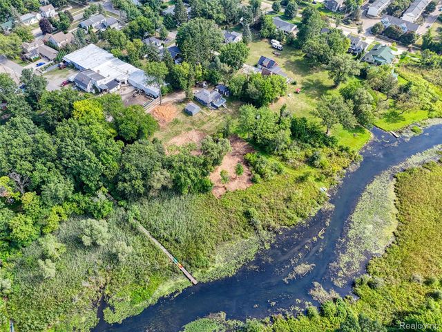 000 S Houghton St, Milford Village, MI 48381