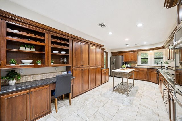 2 Chatterbird Lane, Spring, TX 77380