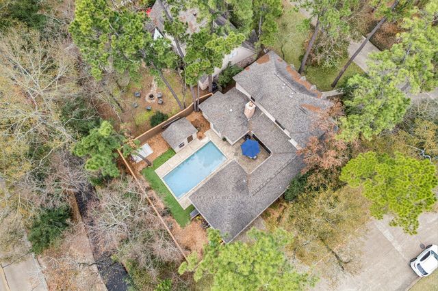 2 Chatterbird Lane, Spring, TX 77380