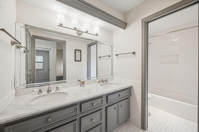 2 Chatterbird Lane, Spring, TX 77380