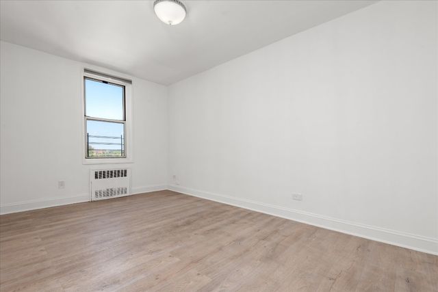 6011 Broadway Apt 5E, New York City, NY 11377