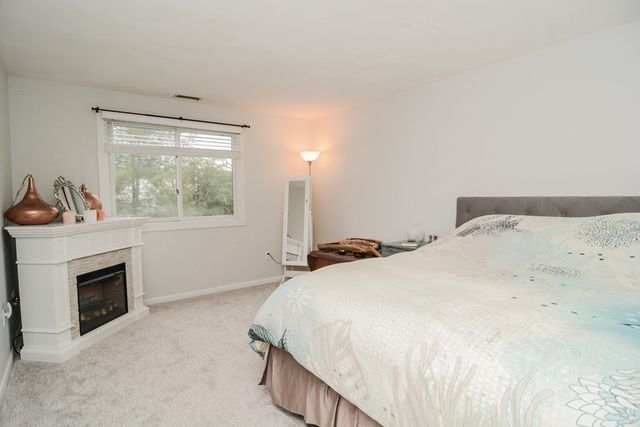 21 Concord Green 8, Concord, MA 01742
