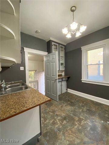 6108 Gateway Boulevard S, Elyria, OH 44035