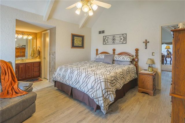 2303 Lynn Road, Excelsior Springs, MO 64024