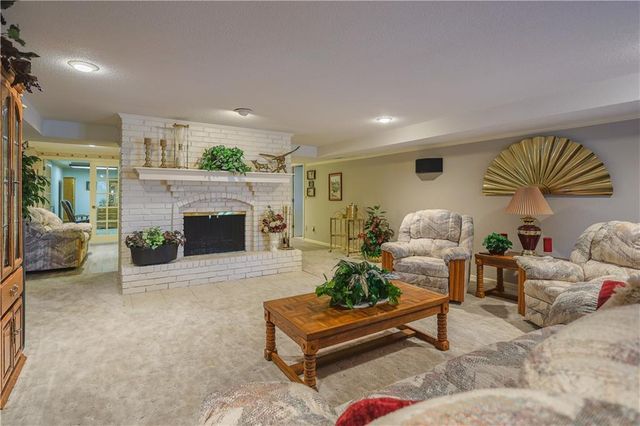 2303 Lynn Road, Excelsior Springs, MO 64024