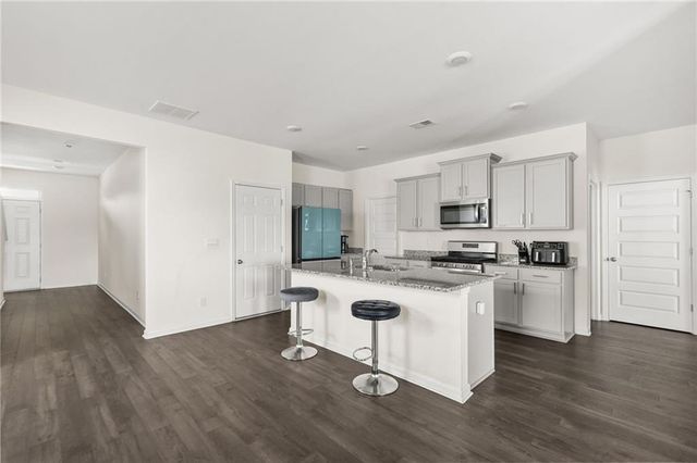 32 Graham Campbell Lane, Statham, GA 30666