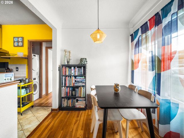 2025 Se CARUTHERS St 2, Portland, OR 97214