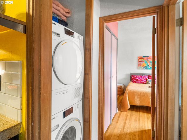 2025 Se CARUTHERS St 2, Portland, OR 97214